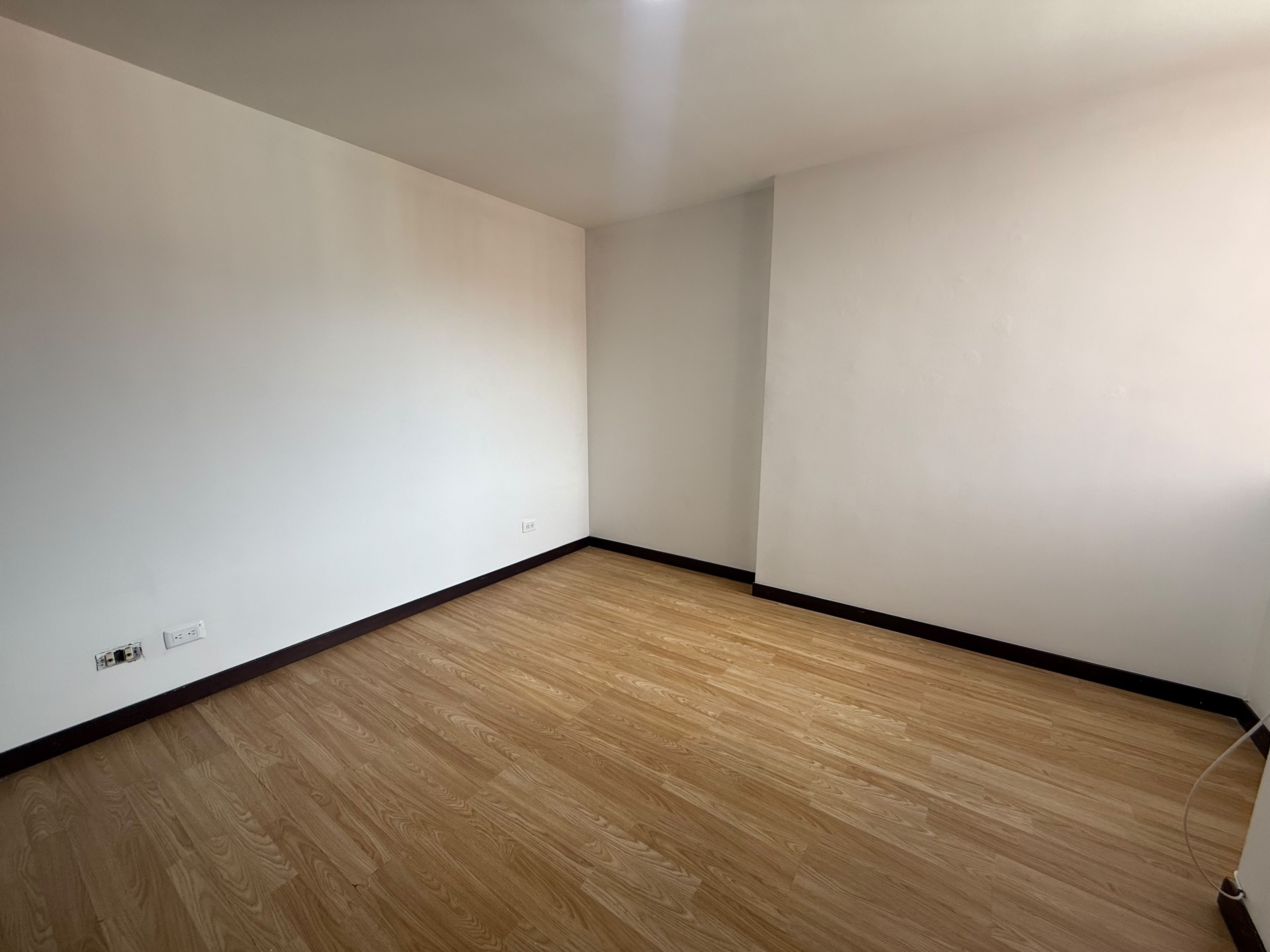 Arriendo Apartamento en los Colores