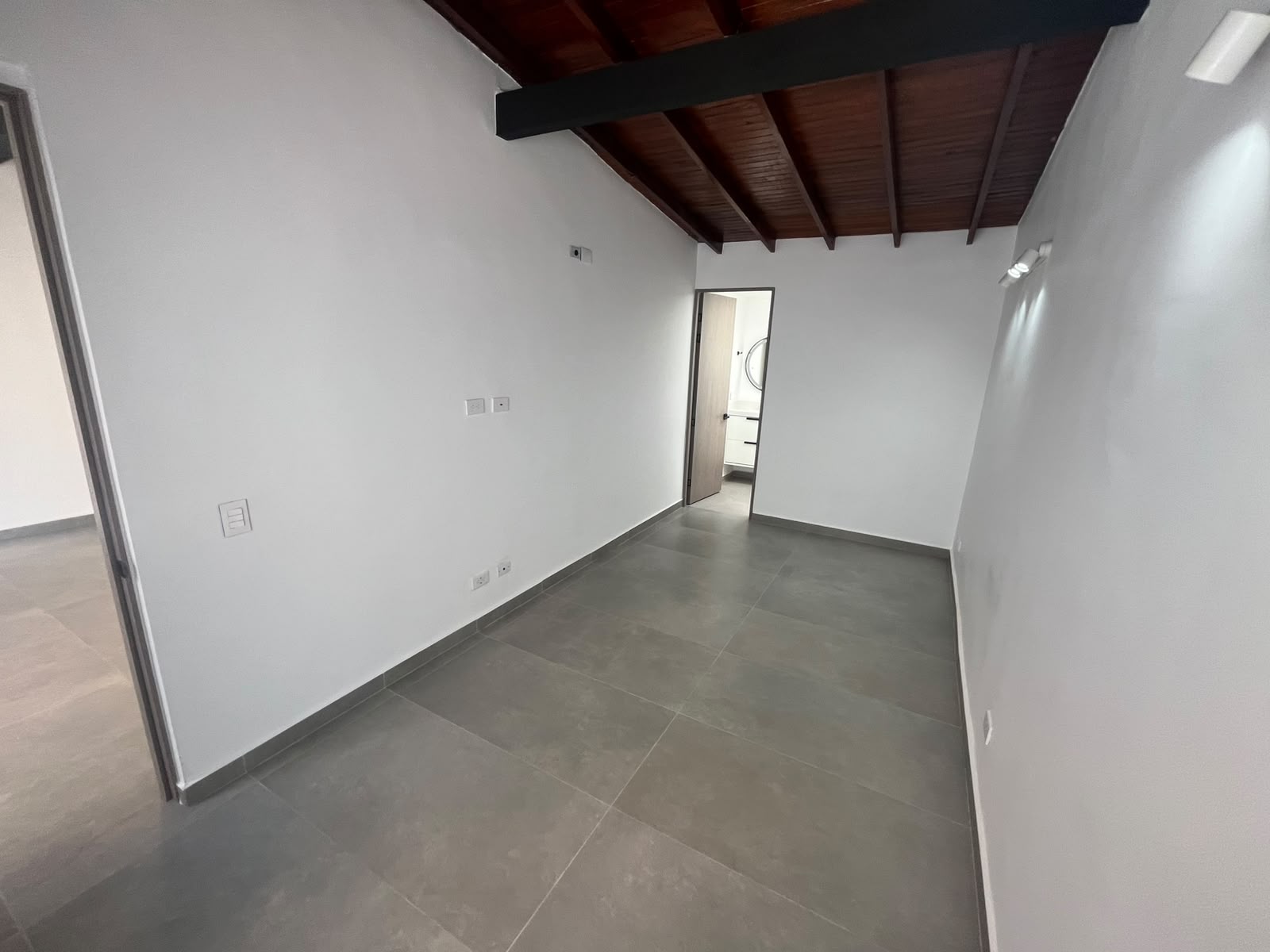 Arriendo casa para uso comercial la Castellana