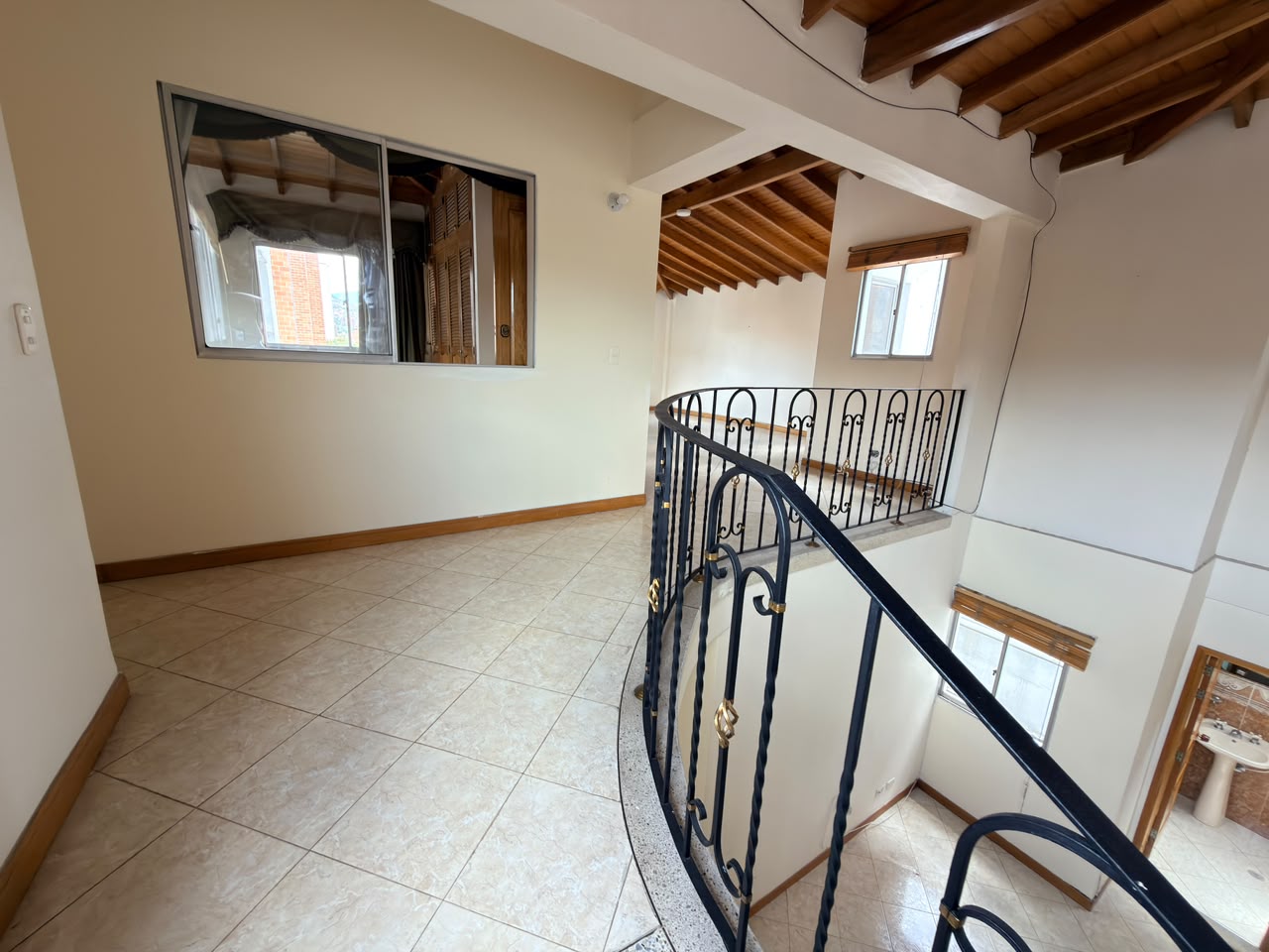 ARRIENDO APARTAMENTO DUPLEX EN EL VELODROMO
