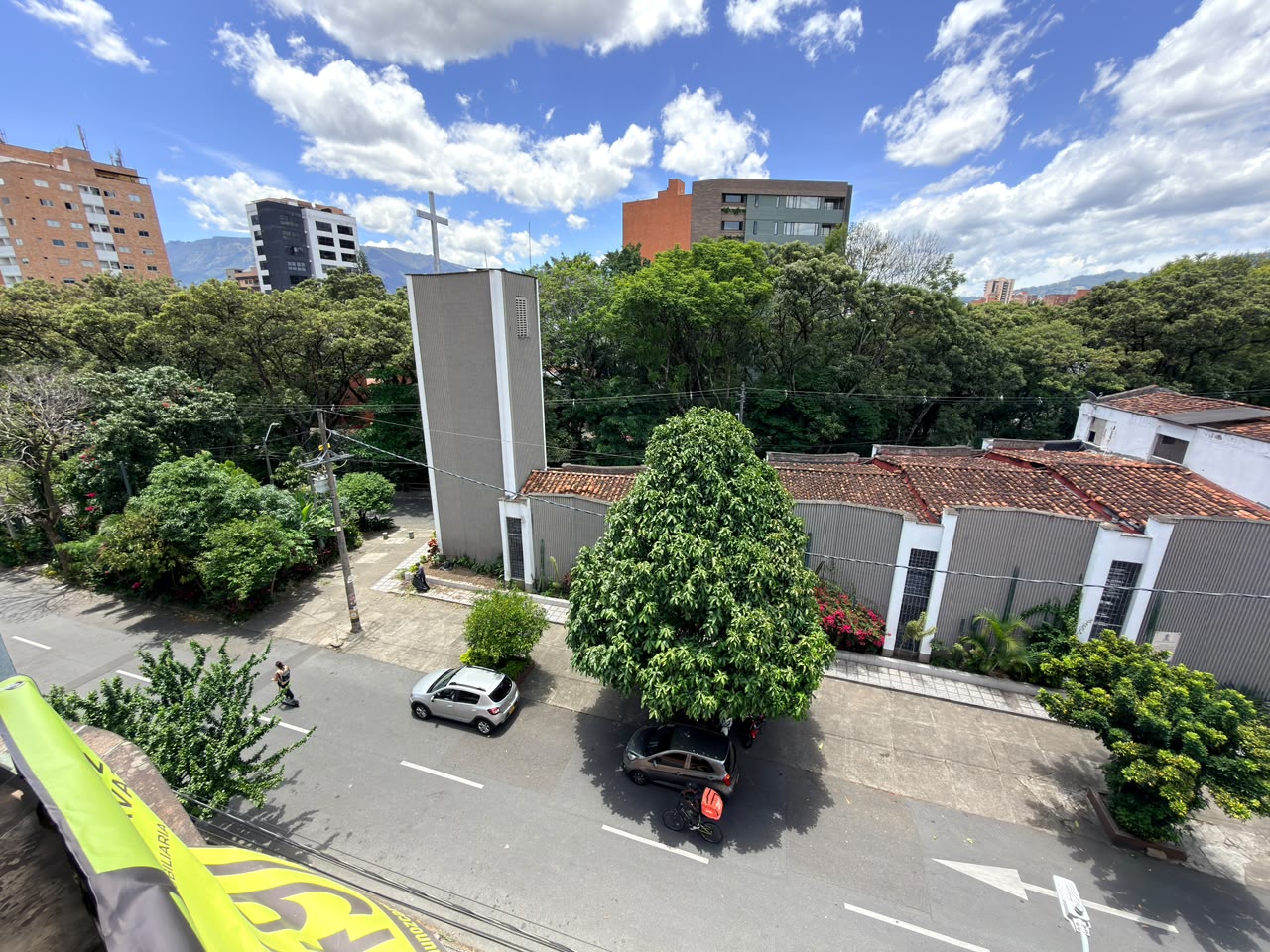 ARRIENDO APARTAMENTO DUPLEX EN EL VELODROMO