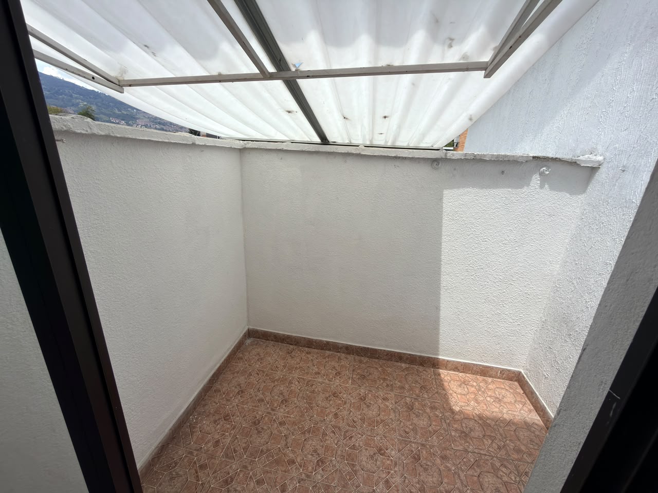 ARRIENDO APARTAMENTO EN LA FLORESTA