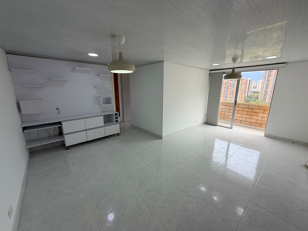 VENDO APARTAMENTO EN LOMA DE OS BERNAL