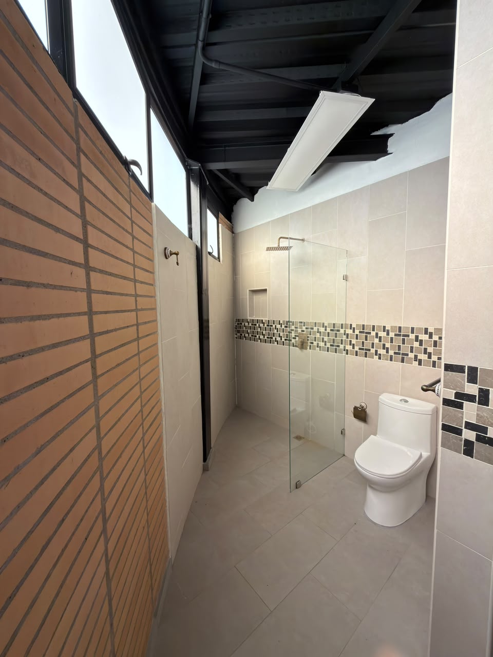 Arriendo casa campestre en rio negro, sector aeropuerto