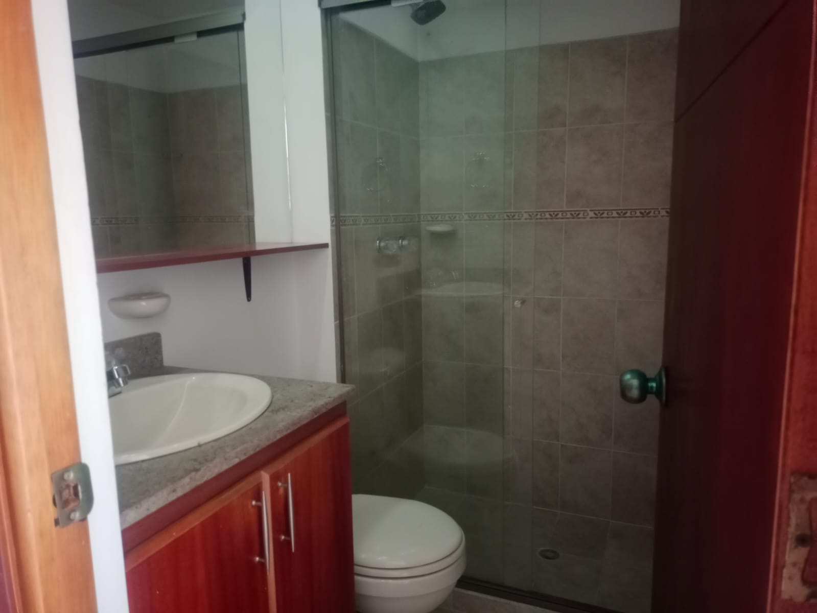 Se arrienda apartamento en laureles