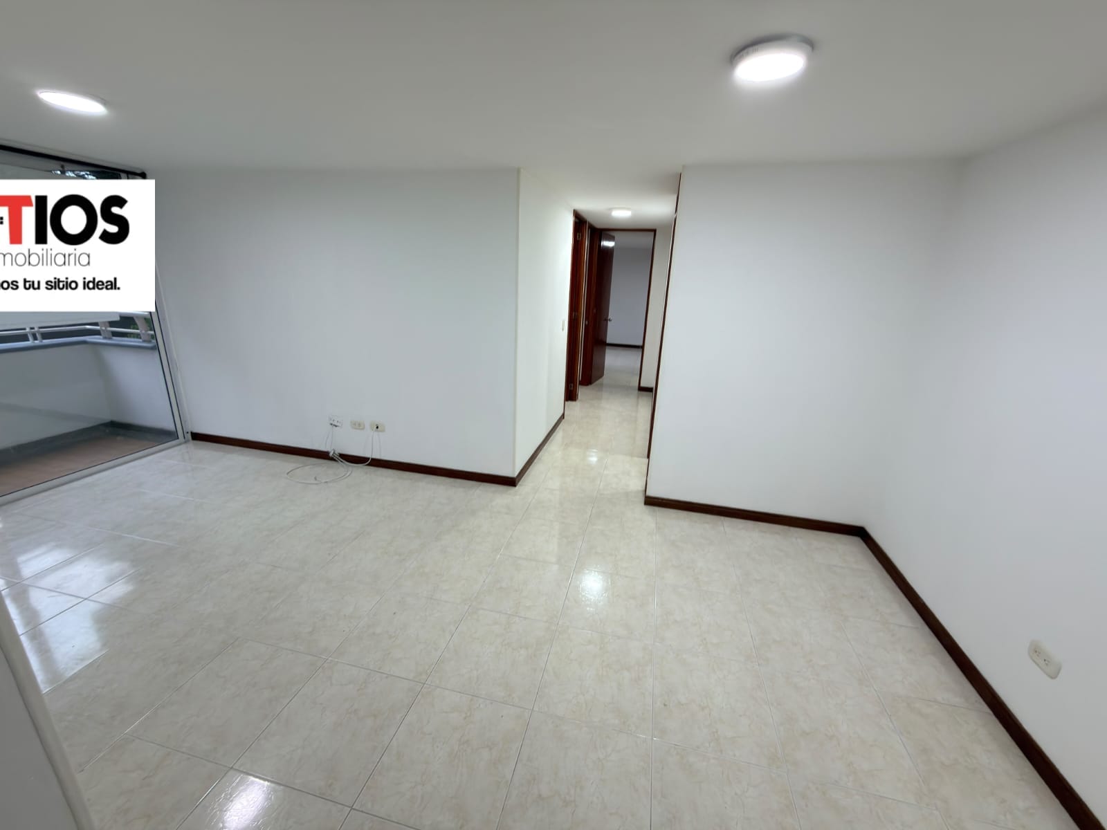 Arriendo Apartamento Lomas de los Bernal