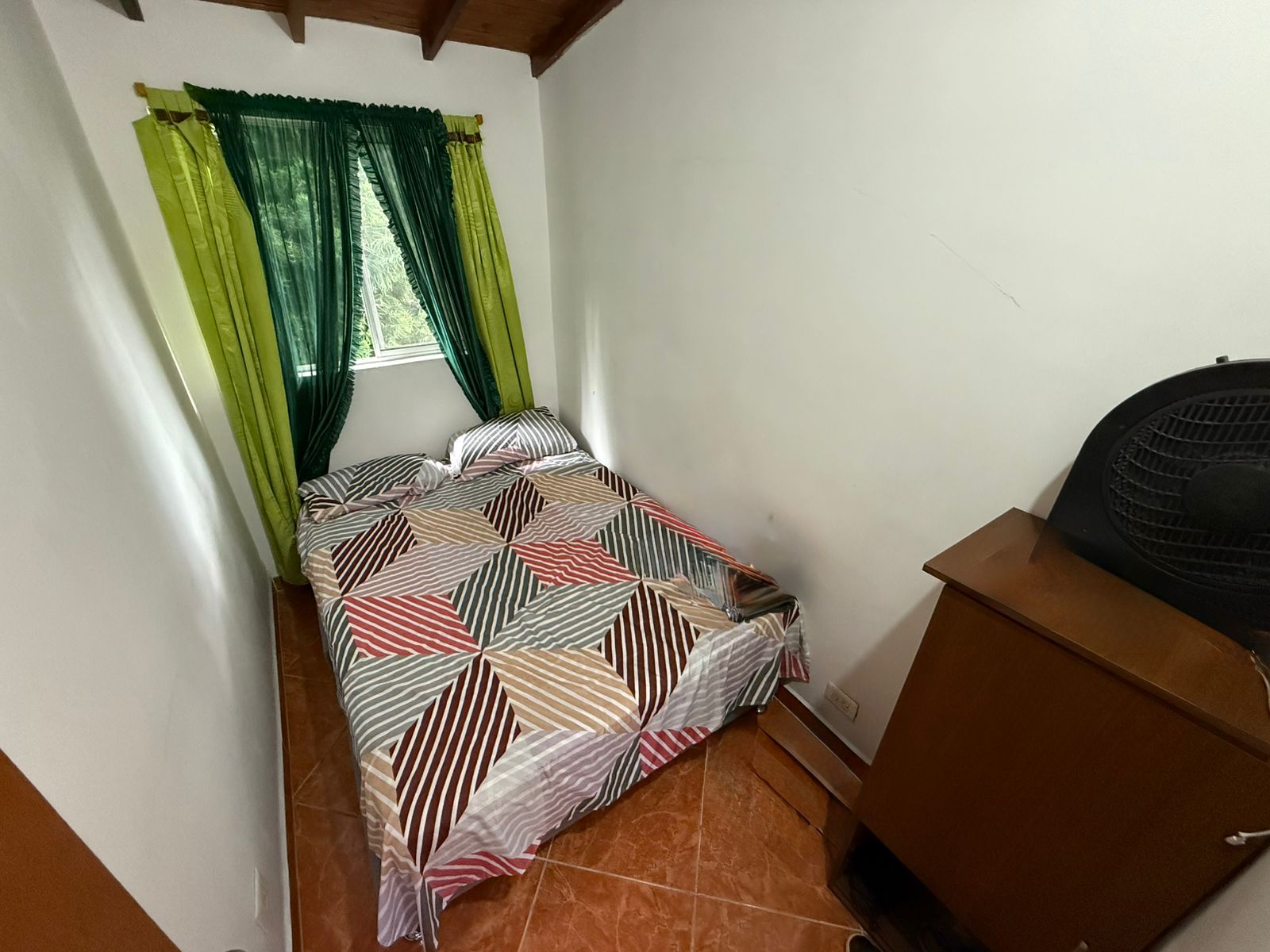 VENDO CASA EN BUENOS AIRES