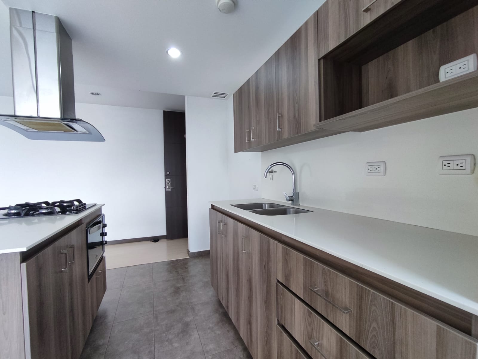 ARRIENDO APARTAMNTO EN EL ESMERALDAL ENVIGADO