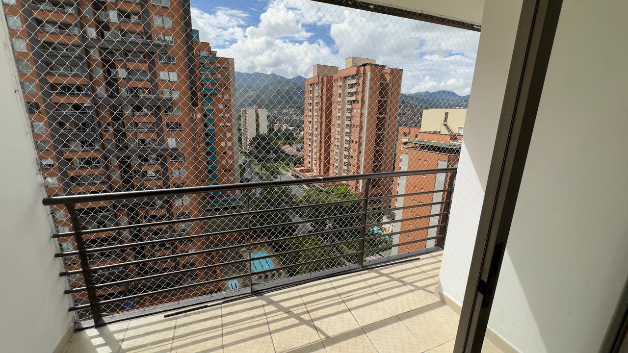 ARRIENDO APARTAMENTO EN LOMA DE LOS BERNAL