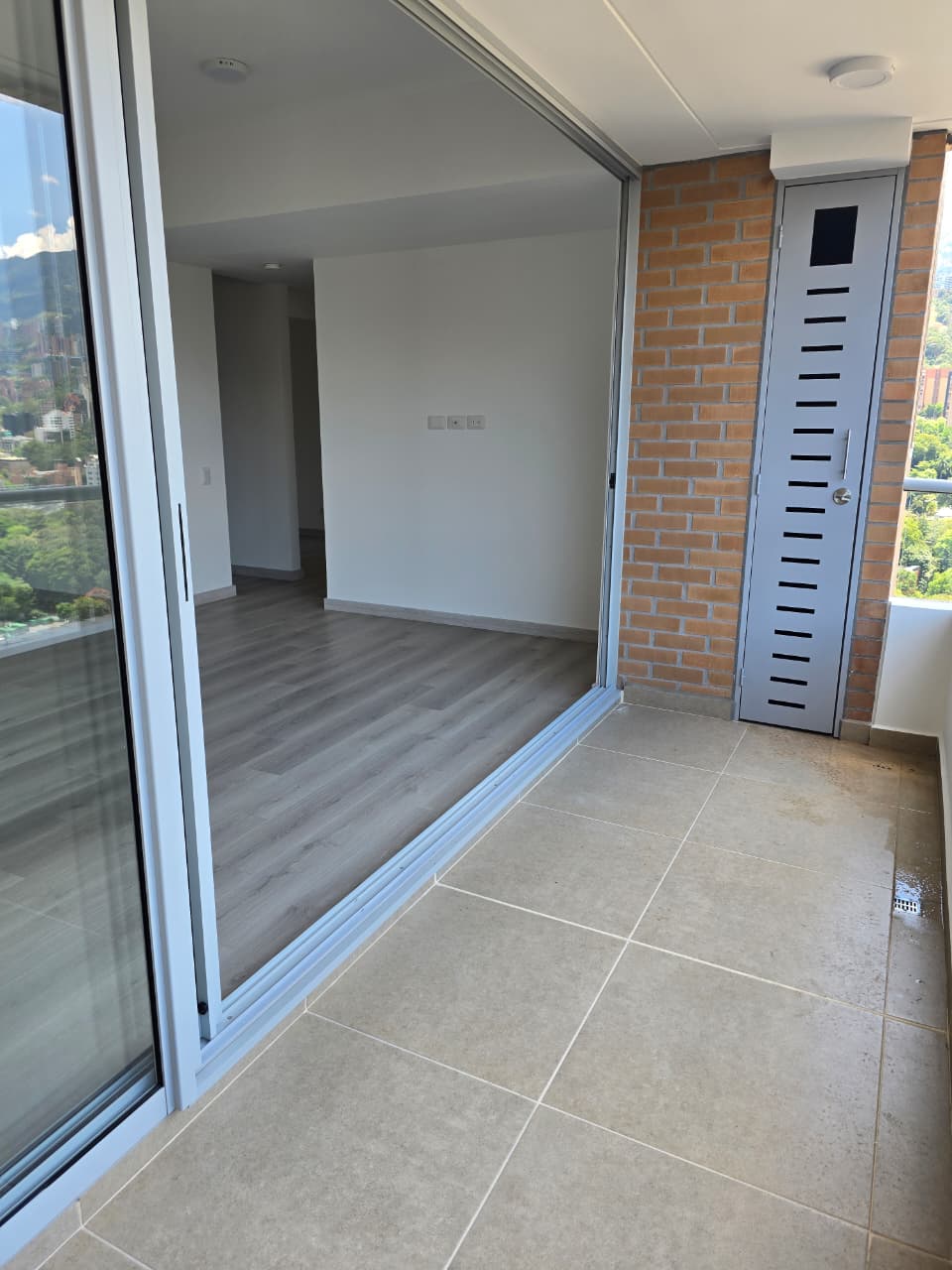 ARRIENDO APARTAMENTO EN CUIDAD DEL RIO