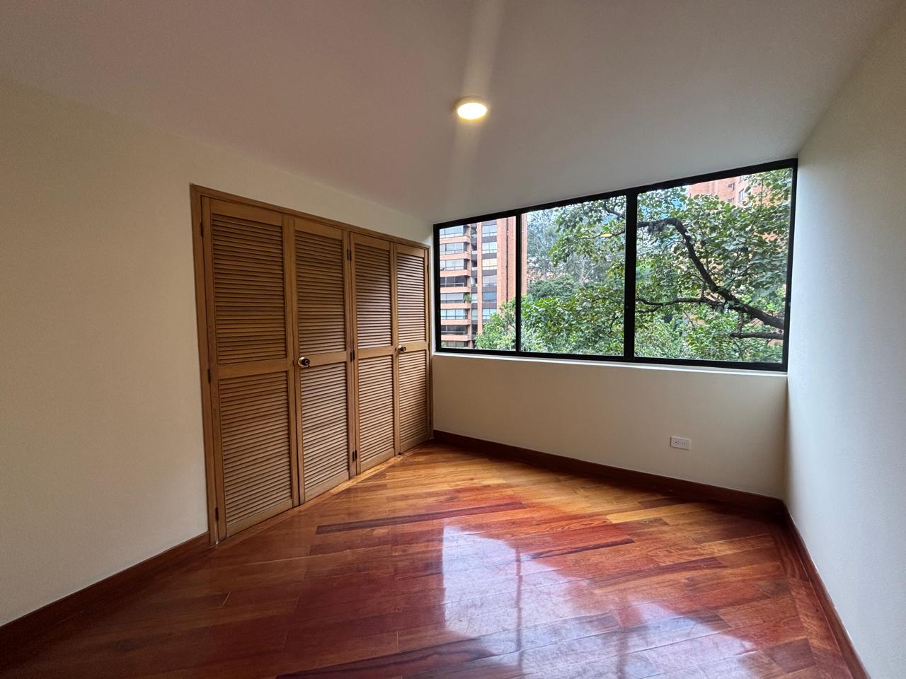 ARRIENDO APARTAMENTO EN EL POBLADO