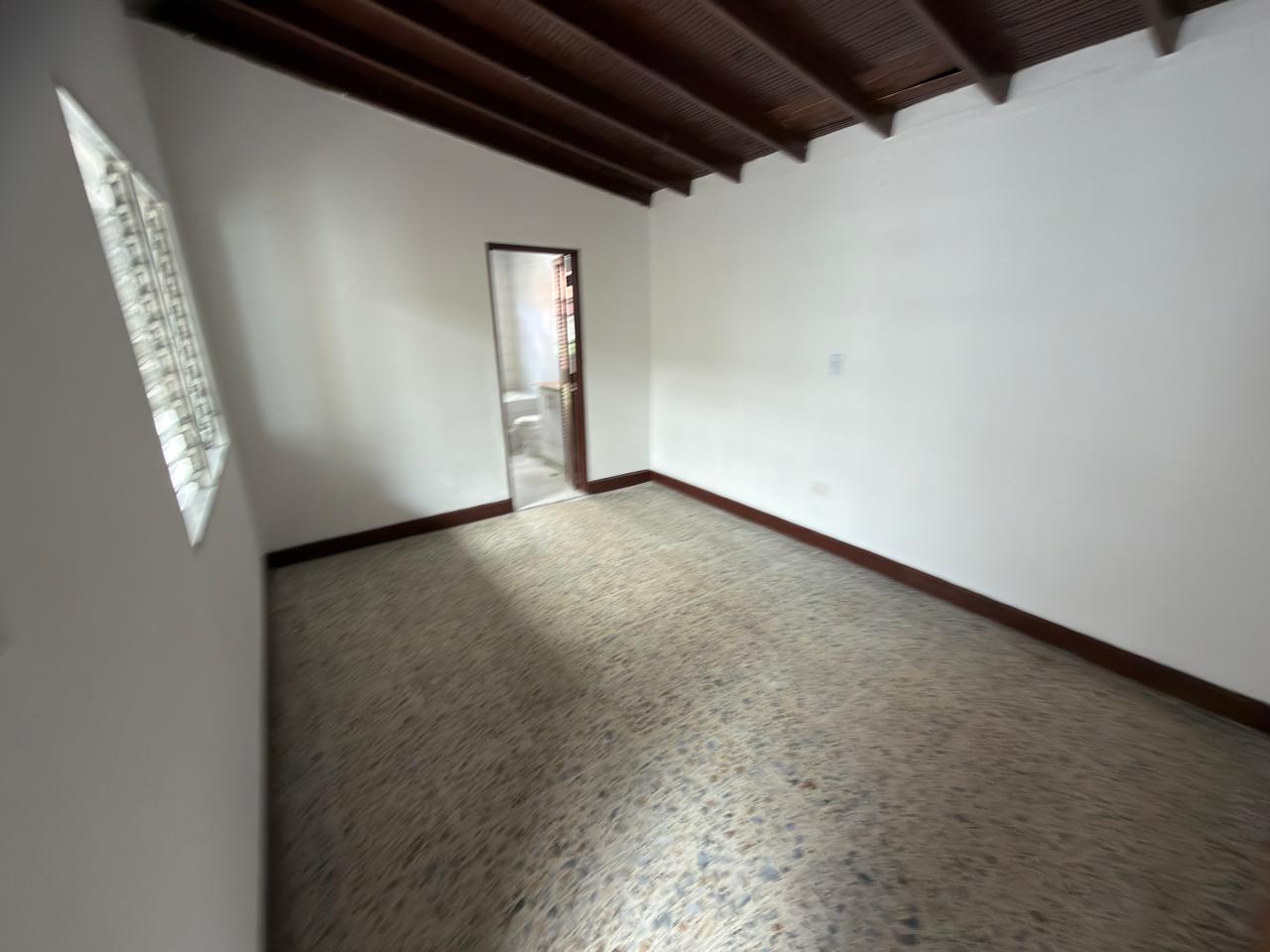 ARRIENDO CASA COMERCIAL EN CALASANZ