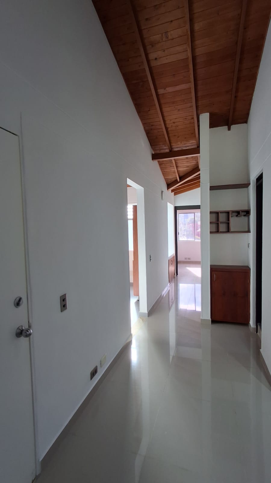 VENDO APARTAMENTO EN SANTA MONICA
