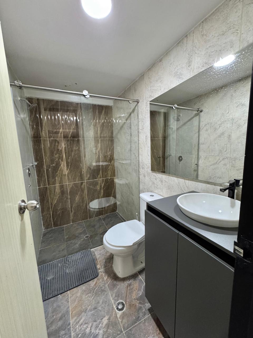 ARRIENDO CASA AMOBLADA EN COLORES