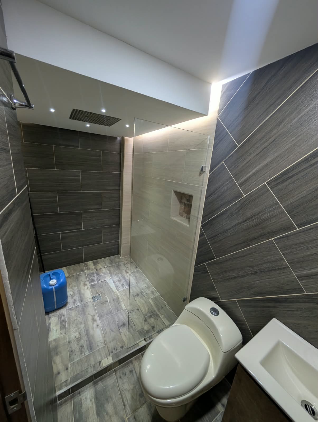 Arriendo Apartamento en los Colores