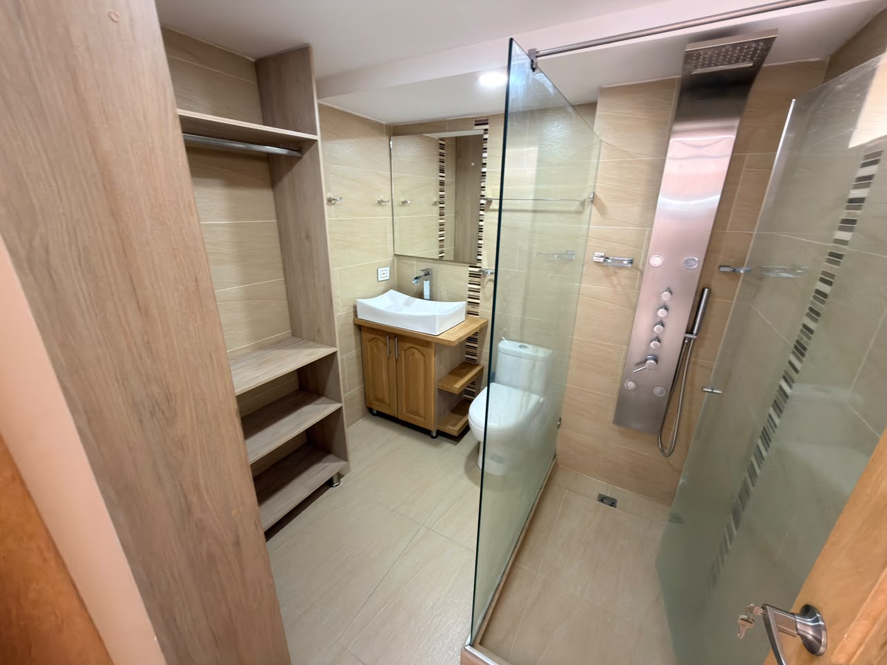 ARRIENDO APARTAMENTO EN LA LOMA DE LOS BERNAL