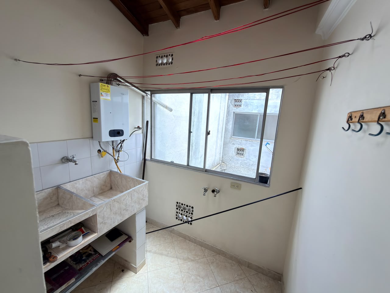 ARRIENDO APARTAMENTO DUPLEX EN EL VELODROMO