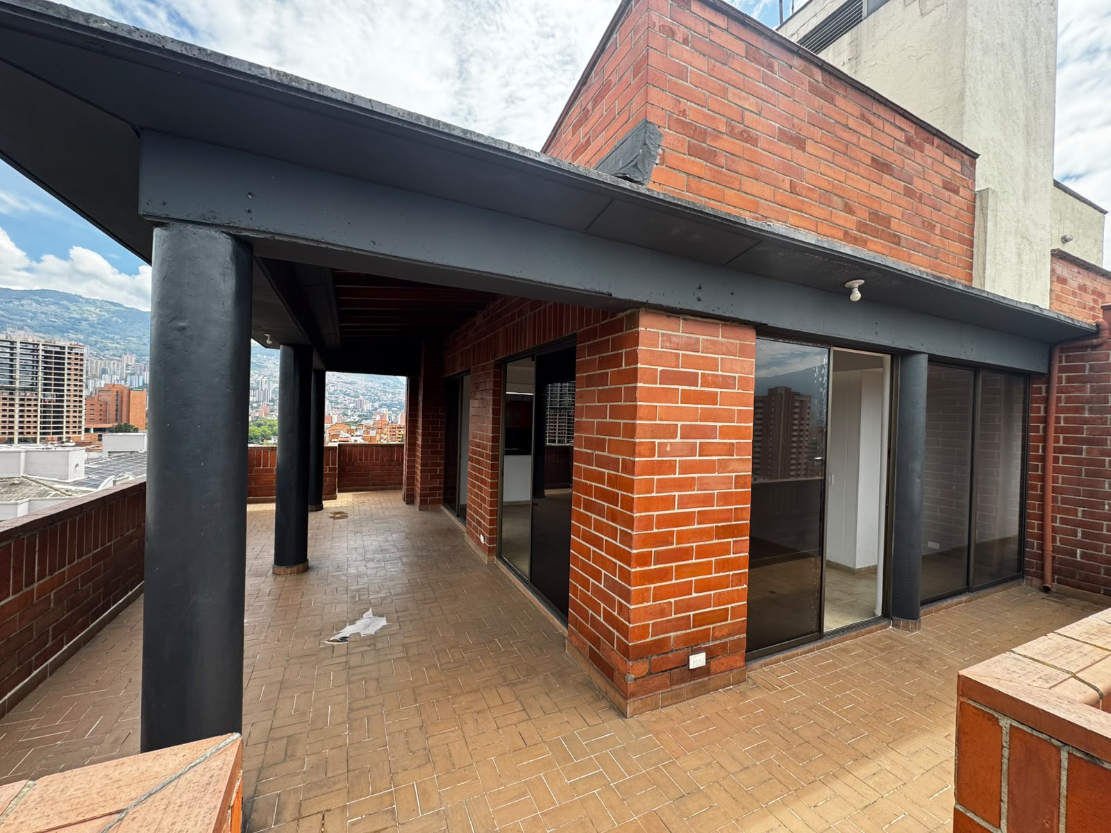 Se arrienda apartamento en laureles