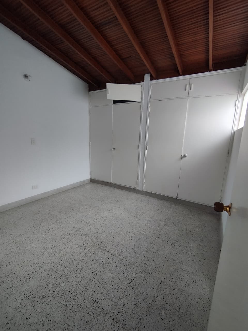 Arriendo casa en simón bolívar