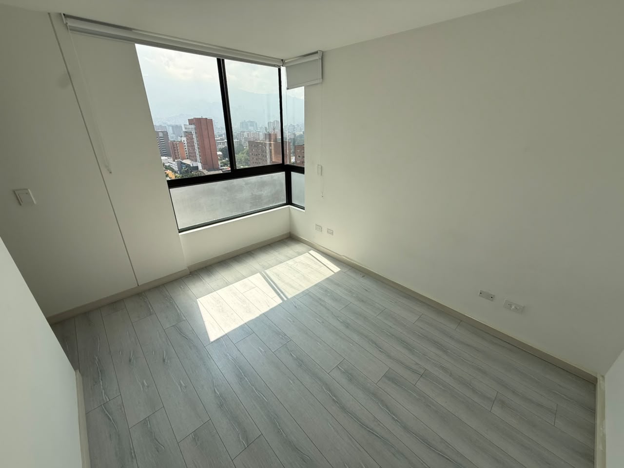 ARRIENDO APARTAMENTO EN LOS COLORES