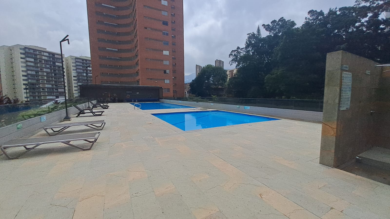 ARRIENDO APARTAMENTO POBLADO  LOS BALSOS