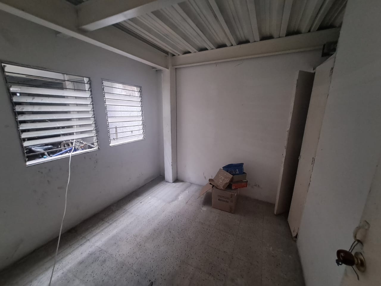 VENDO CASA CABAÑITAS PRIMER PISO