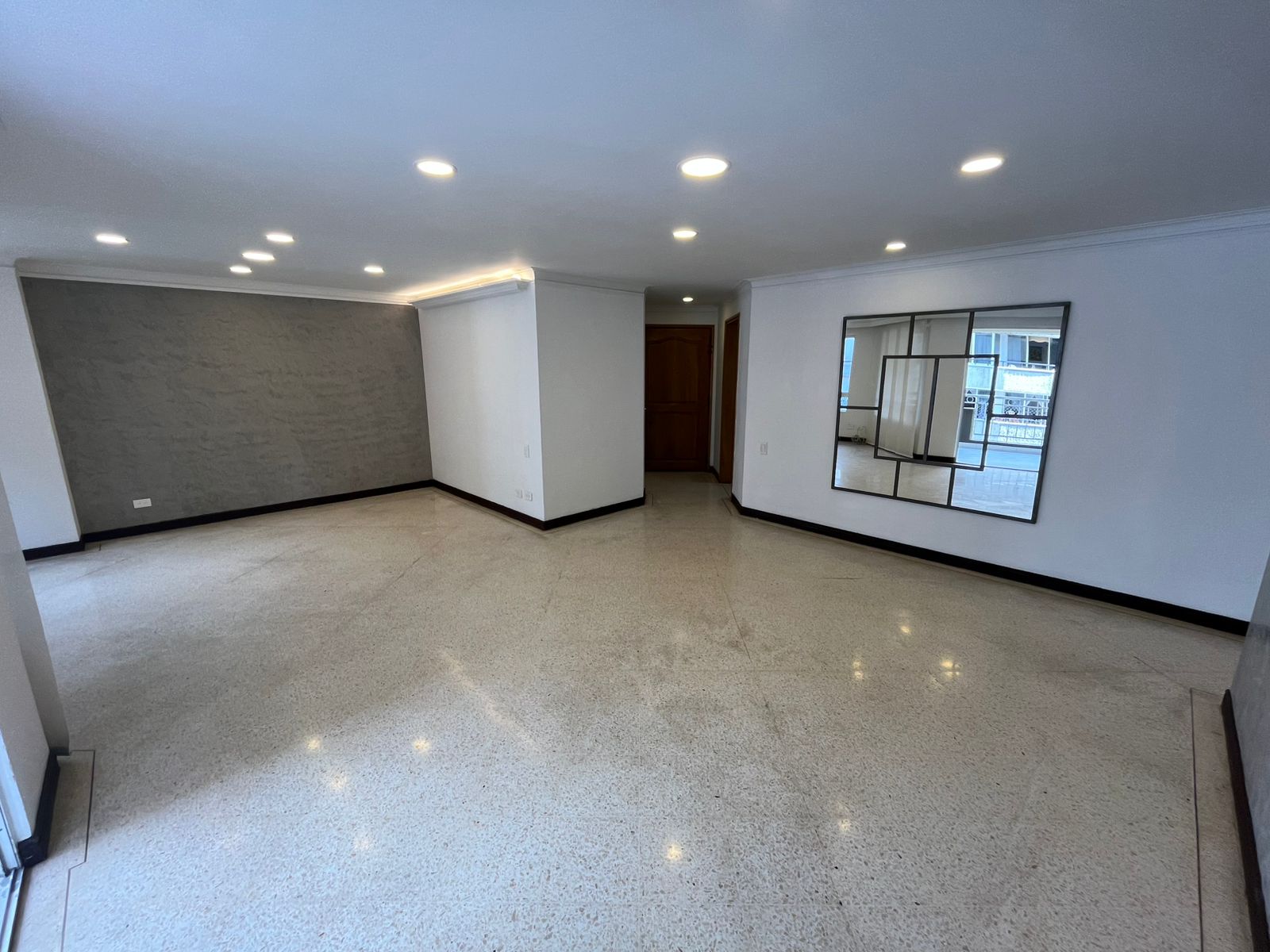 Arriendo Apartamento Sector Laureles las Acacias