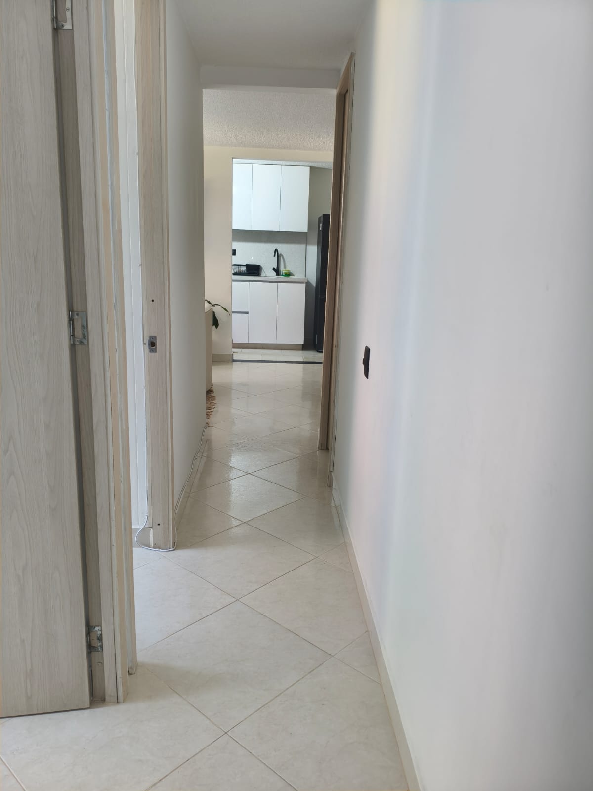 VENDO APARTAMENTO EN LA LOMA DE LOS BERNAL