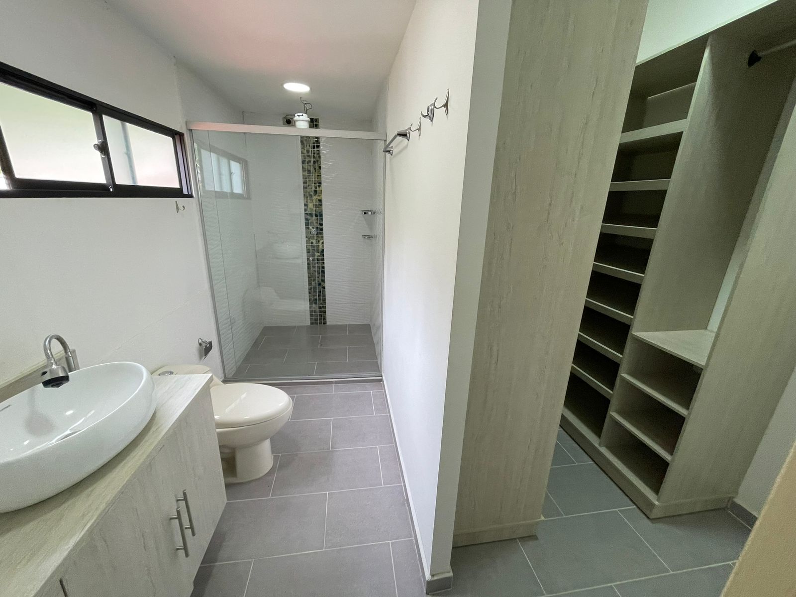 ARRIENDO CASA EN EL POBLADO EL TESORO