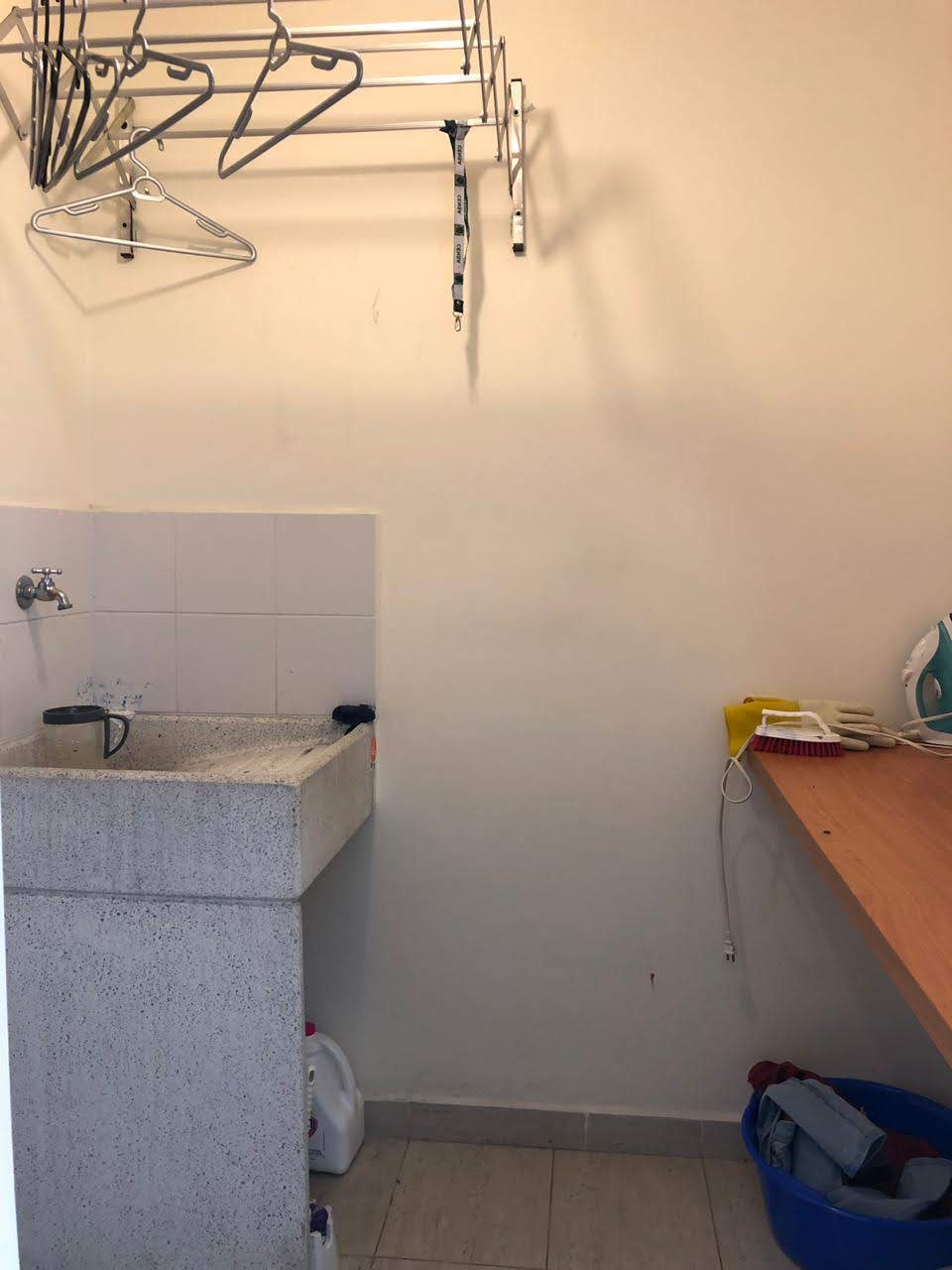 VENDO APARTAMENTO EN LA LOMA DE LOS BERNAL