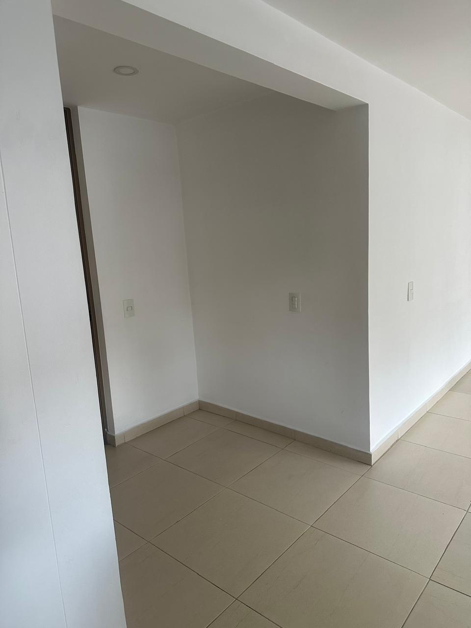 VENDO APARTAMENTO EN LA LOMA DE LOS BERNAL