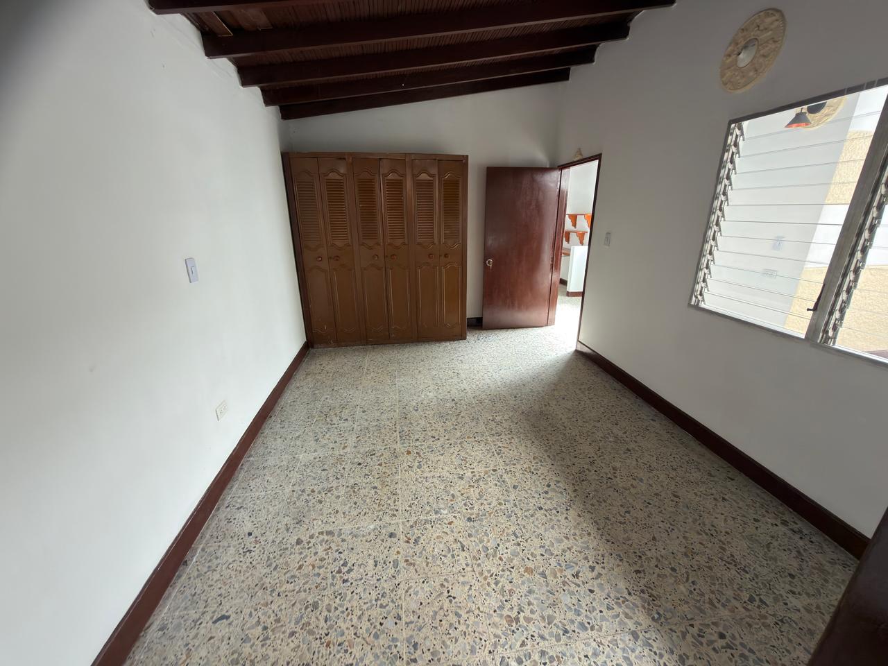ARRIENDO CASA COMERCIAL EN CALASANZ