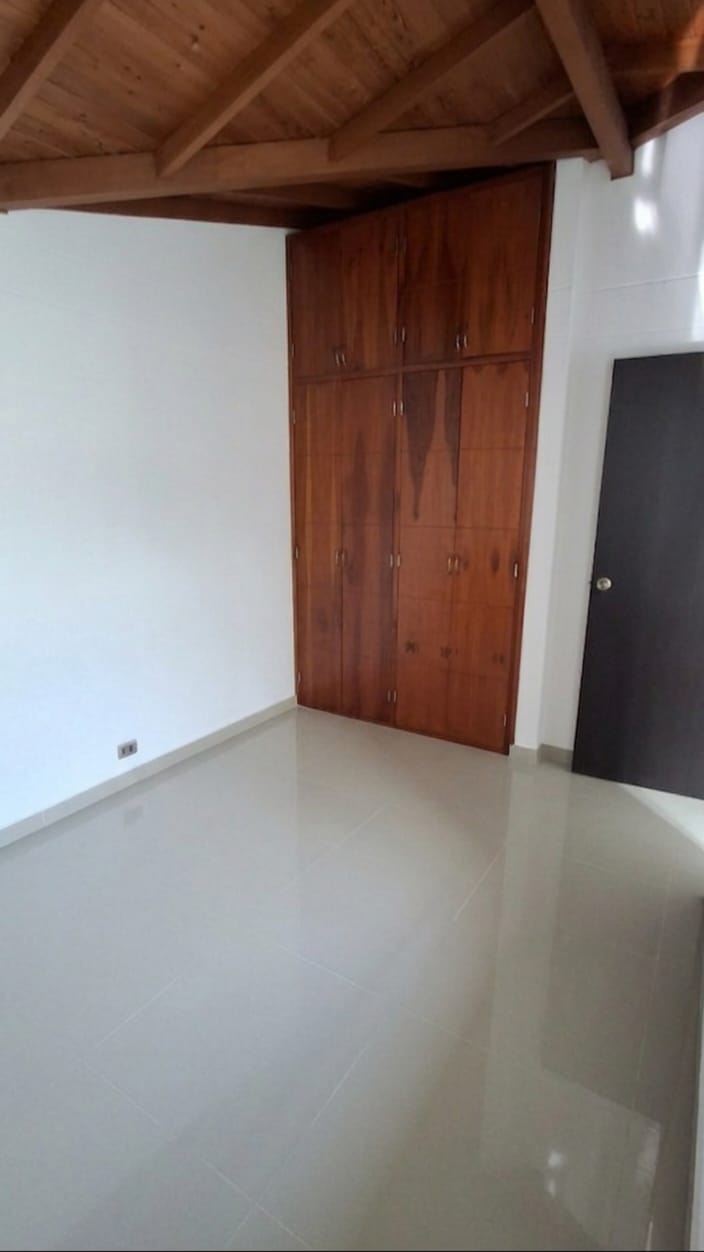 VENDO APARTAMENTO EN SANTA MONICA