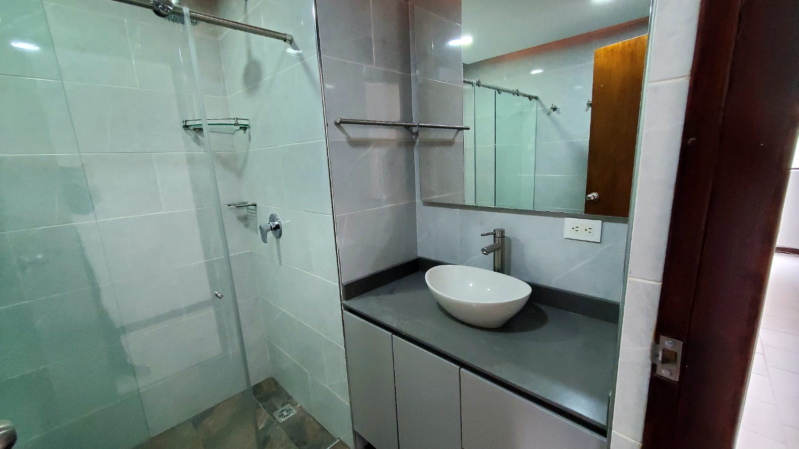 ARRIENDO APATAMENTO POBLADO LOMA DE ALEJANDRIA