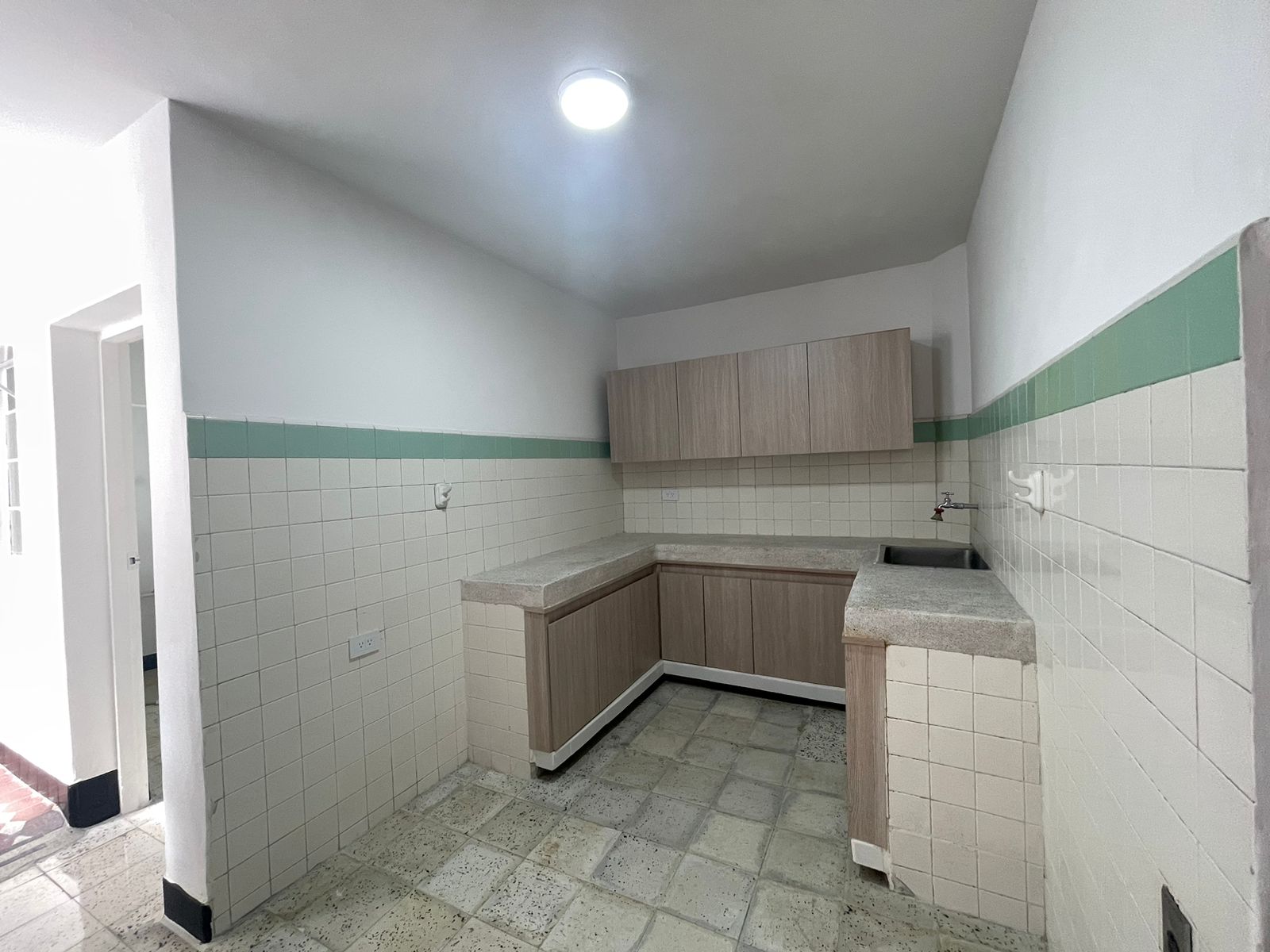 ARRIENDO CASA SANTA MONICA  PRIMER PISO