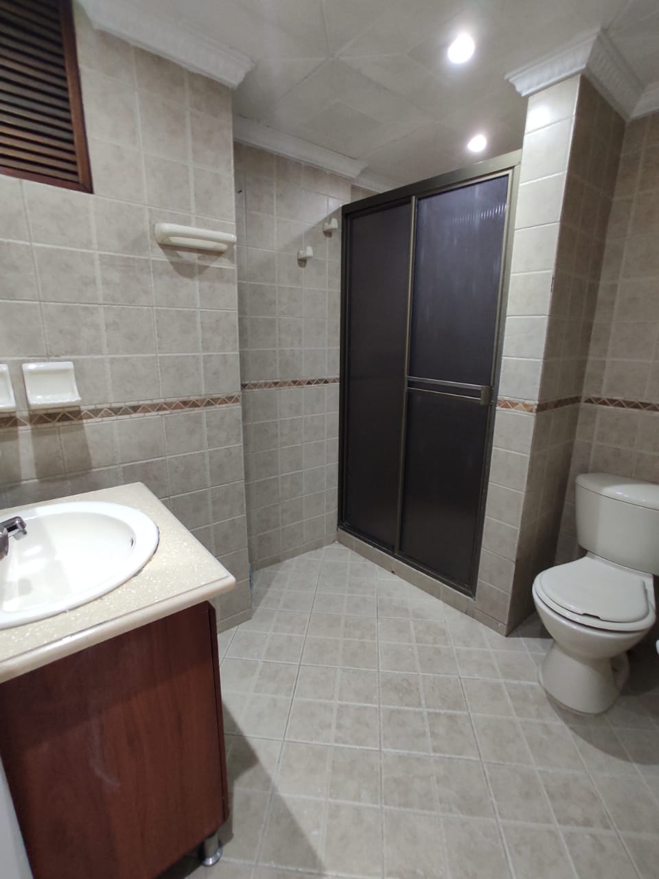 ARRIENDO SEGUNDO PISO  EN LA CASTELLANA