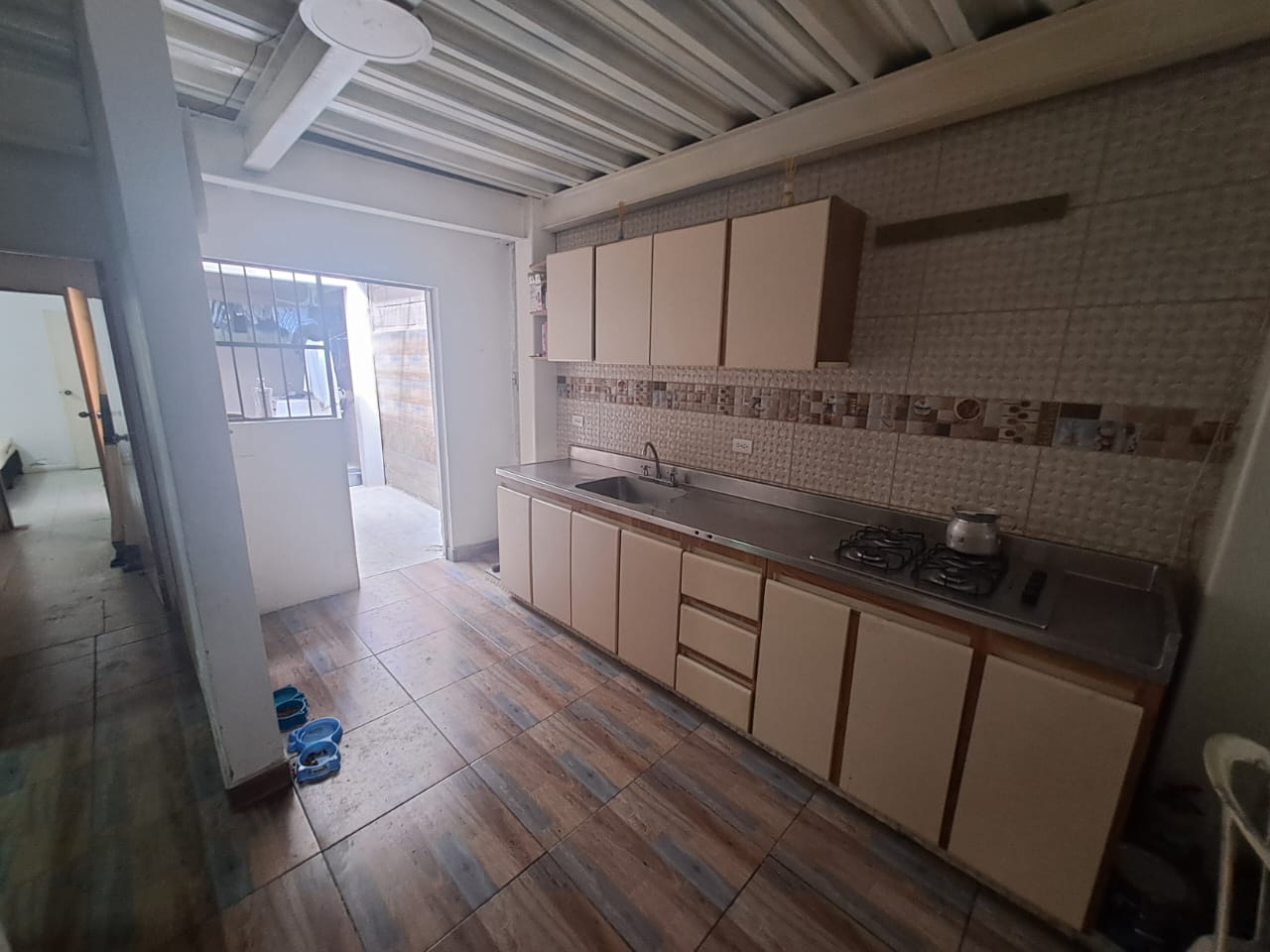 VENDO CASA CABAÑITAS PRIMER PISO