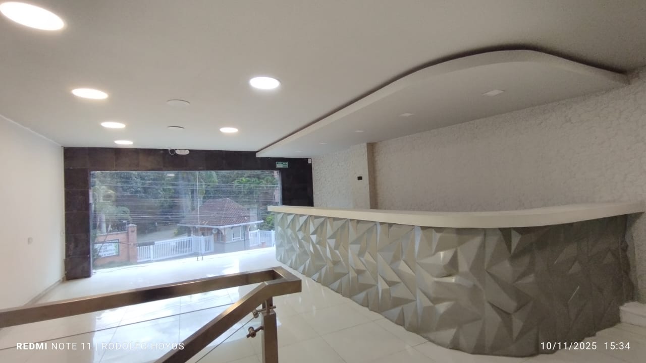 Arriendo Local En Patio Bonito