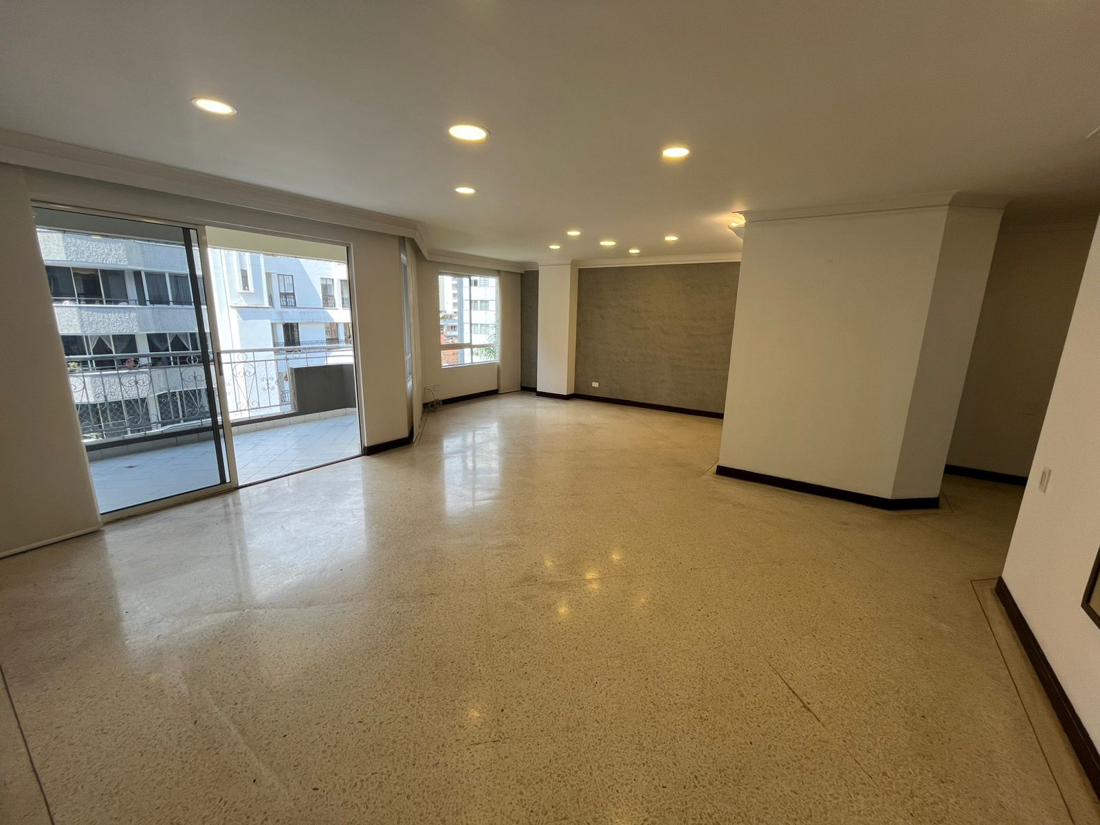 Arriendo Apartamento Sector Laureles las Acacias