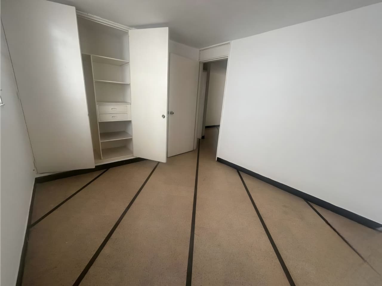 ARRIENDO CASA EN CALASANZ PARTE BAJA