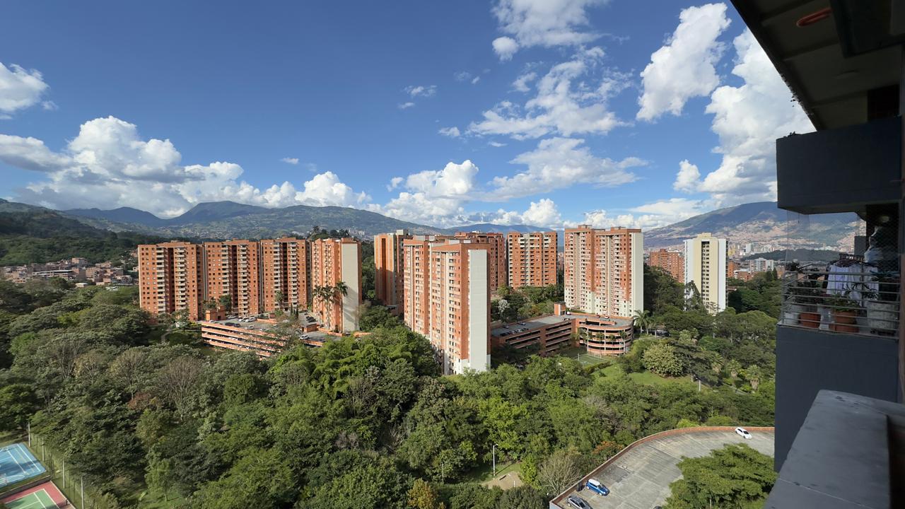 ARRIENDO APARTAMENO EN LA LOMA DE LOS BERNAL