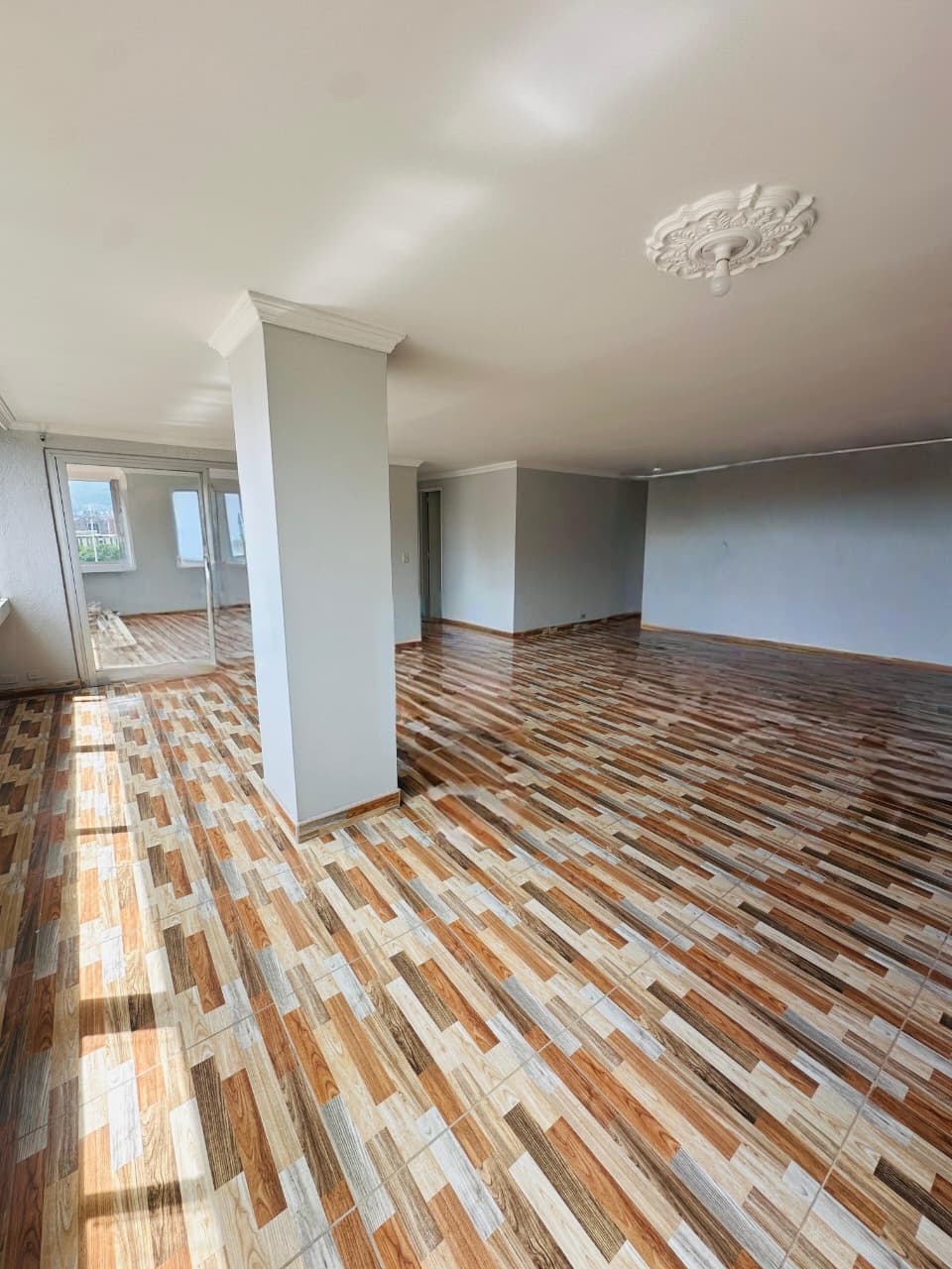 VENDO APARTAMENTO EN LAURELES ESTADIO