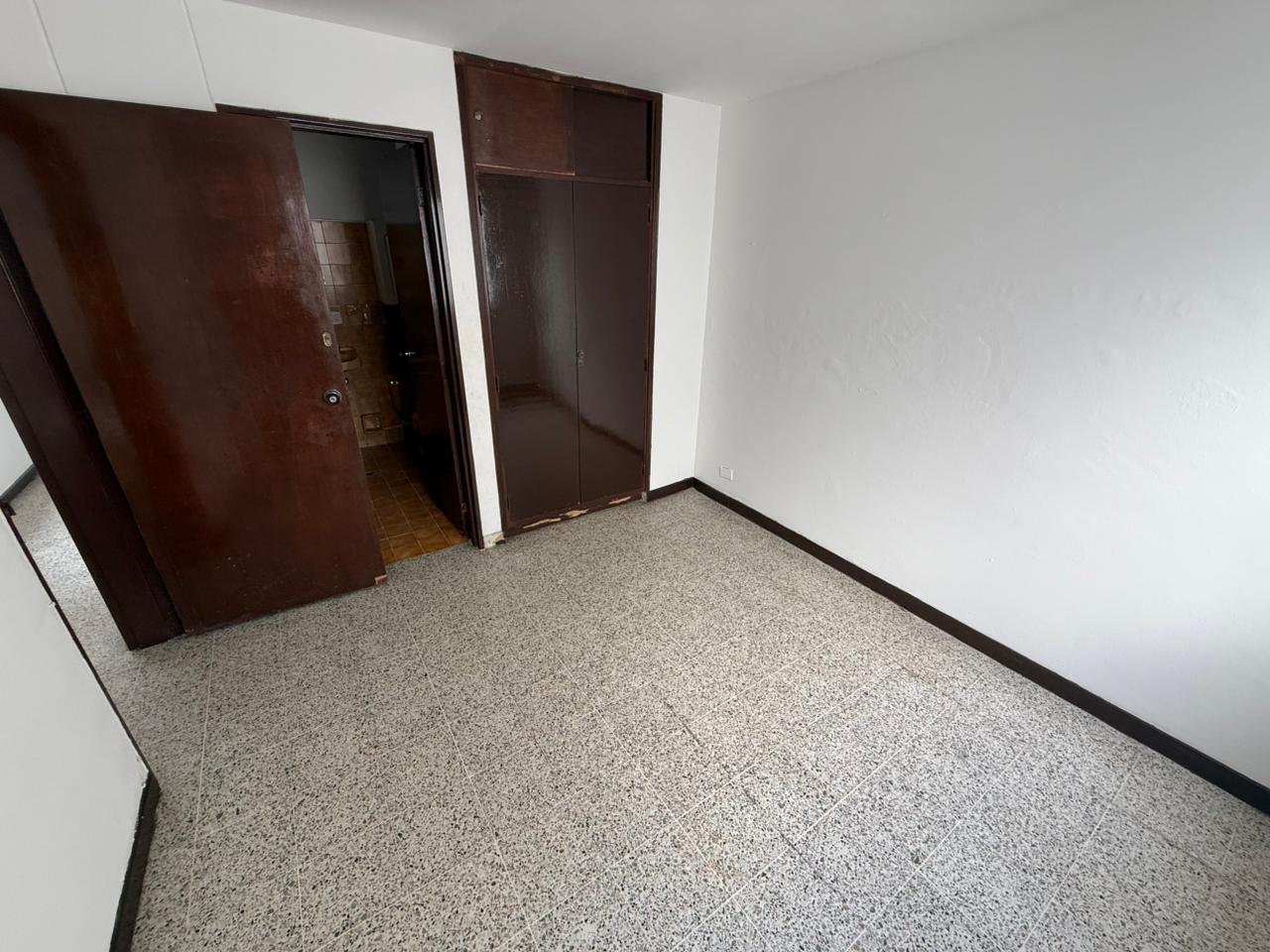 ARRIENDO CASA EN SANTA MONICA
