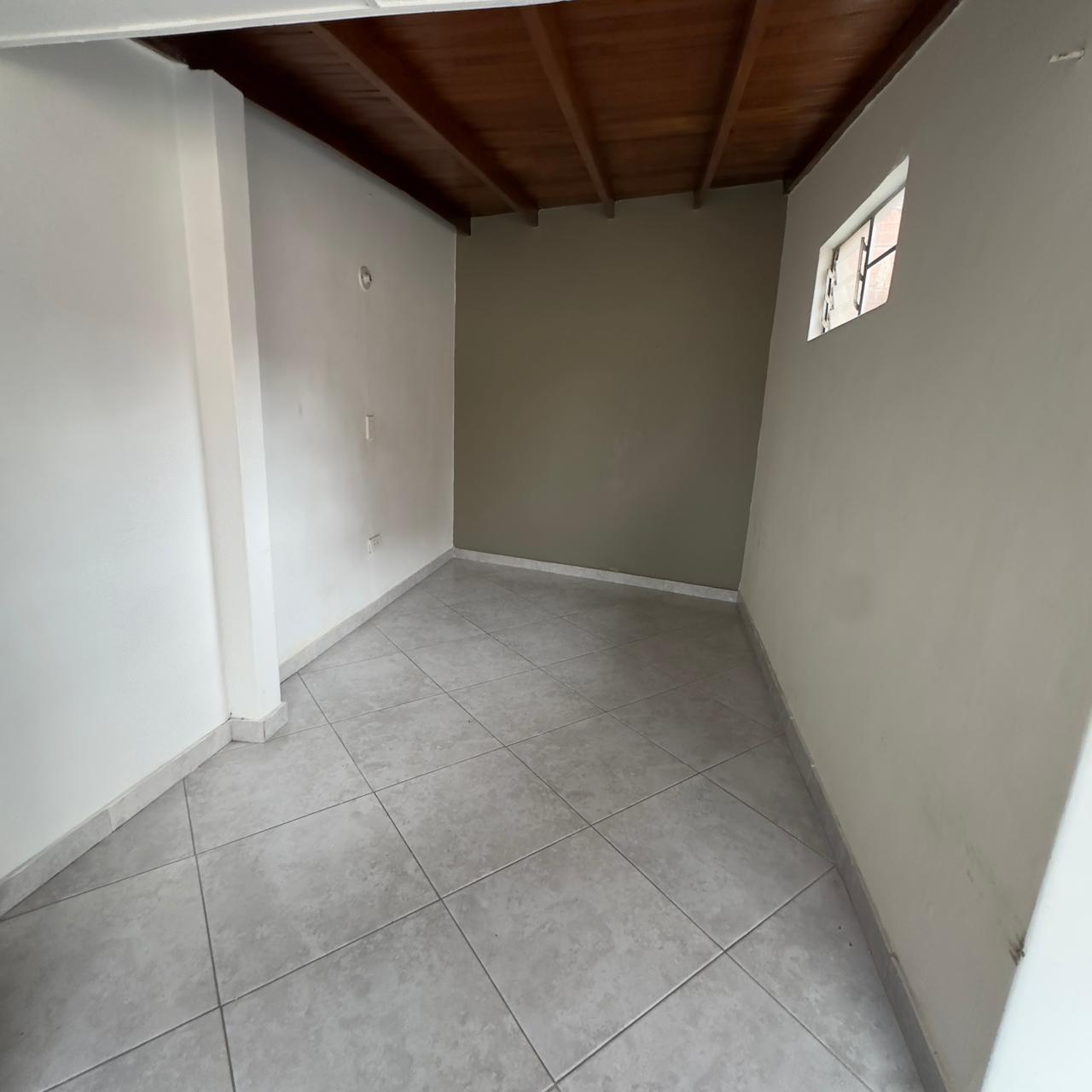 ARRIENDO CASA EN SANTA LUCIA