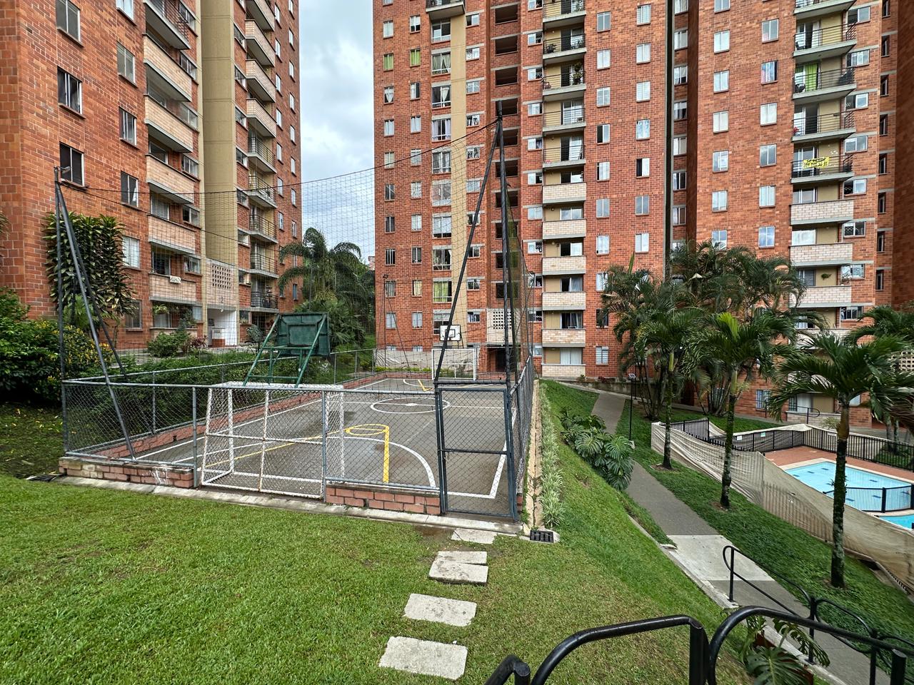 ARRIENDO APARTAMENTO EN RODEO ALTO