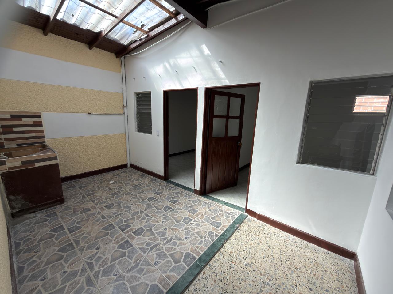 ARRIENDO CASA COMERCIAL EN CALASANZ