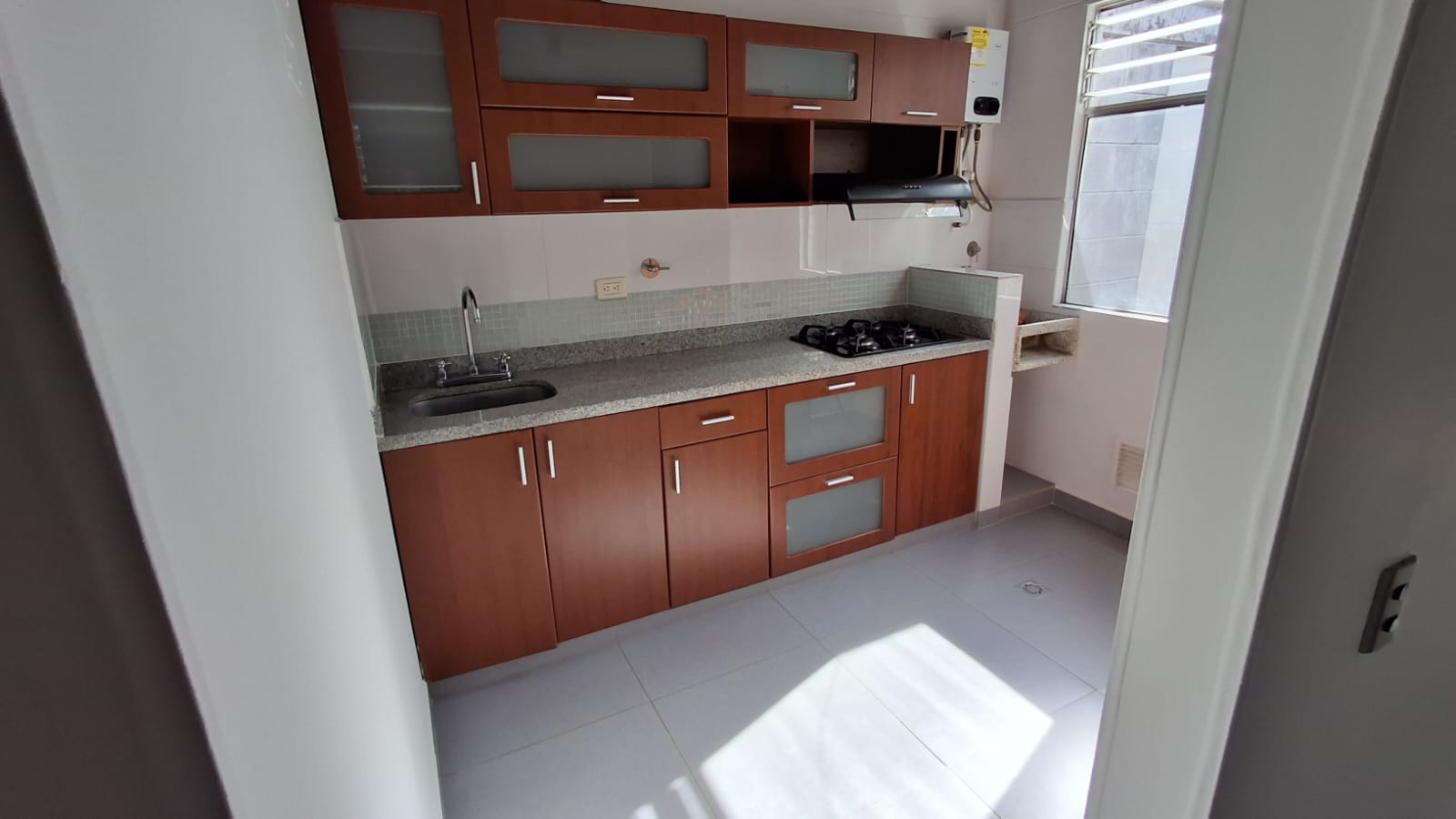 VENDO APARTAMENTO EN SANTA MONICA