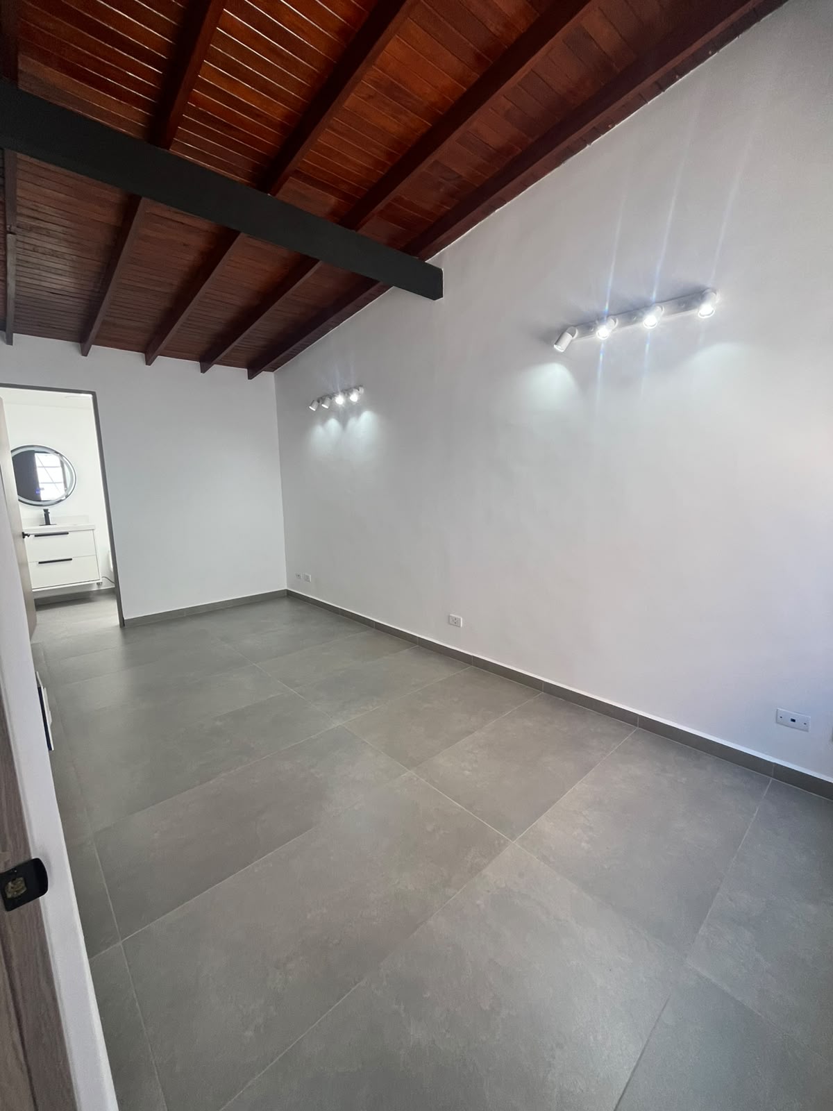Arriendo casa para uso comercial la Castellana