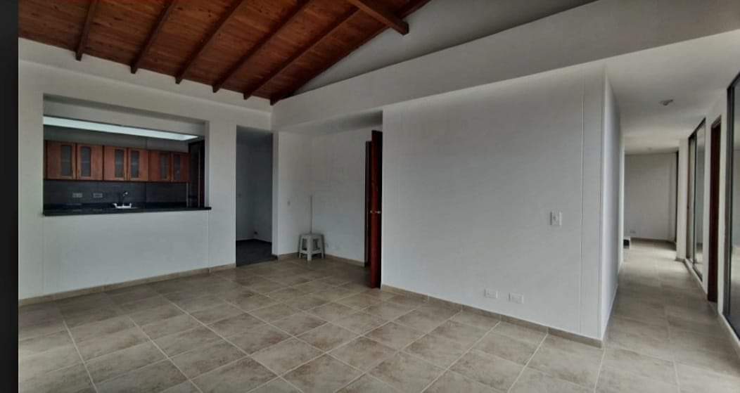 ARRIENDO PENT HOUSE EN LAURELES
