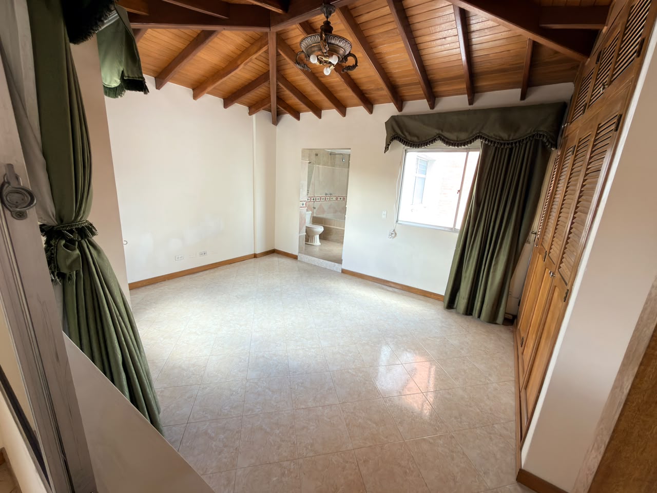 ARRIENDO APARTAMENTO DUPLEX EN EL VELODROMO