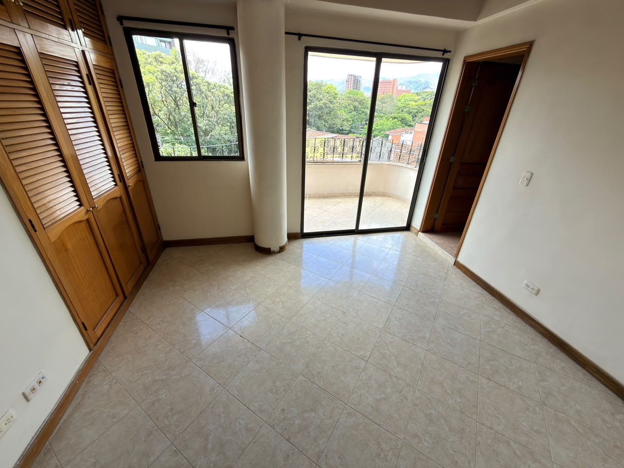 ARRIENDO APARTAMENTO DUPLEX EN EL VELODROMO